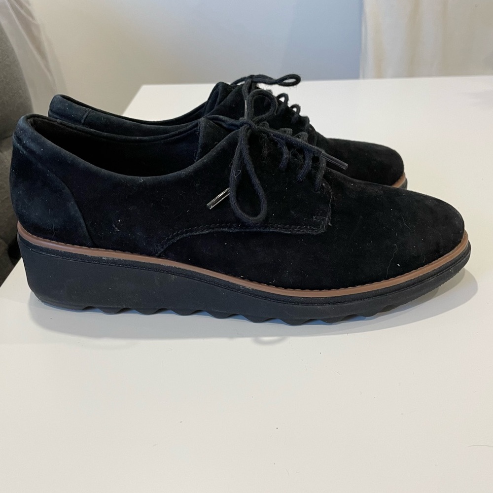 🆕 Clarks Women’s Lace-up Black Suede Shoes -size 8. Brand new without tags